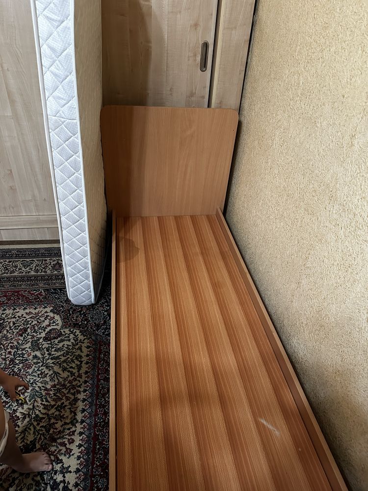 Продам кровать срочно в хорошем состояние