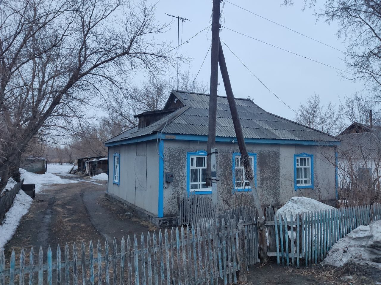 В самом центре села Калбатау, ул. Алимбетова 15 А продается дом