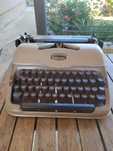 Ретро пишеща машина Grundig Triumph