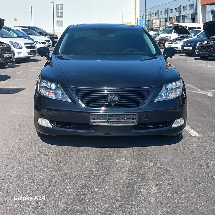 Lexus LS 600hL  HYBRID