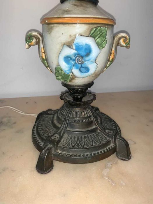 Veioza 3D portelan amplasat pe suport de bronz