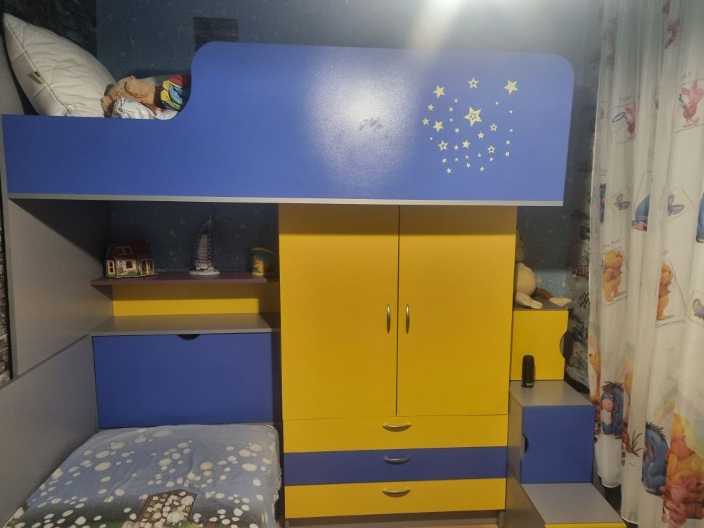 Двуетажно креватче