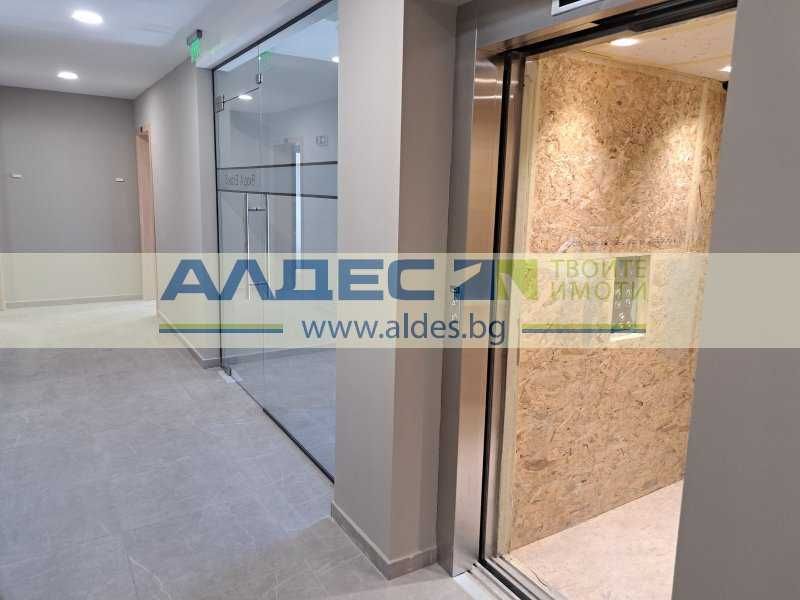 Продава се Тристаен апартамент в София, Банишора - 91 кв.м за 2341 €/кв.м - Снимка #19