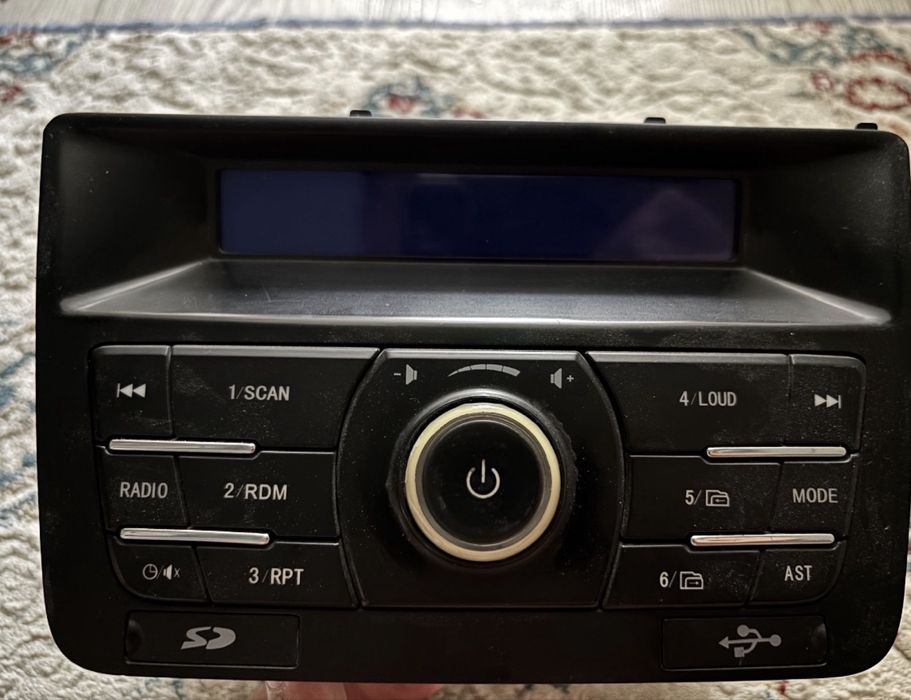 Магнитола продам