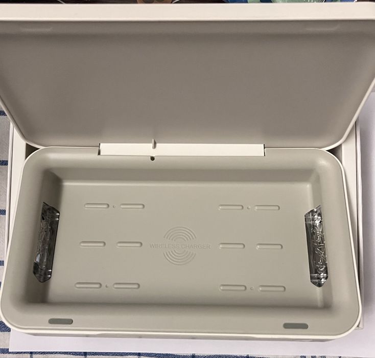 Sterilizator UV cu încărcare wireless