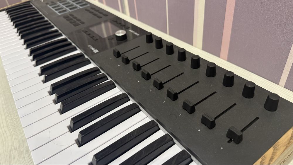 MIDI клавиатура Arturia KeyLab Mk3 61keys