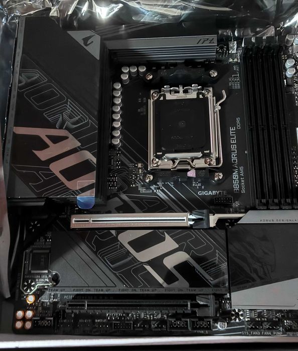 Топовая материнская плата Gigabyte B850M Aorus Elite (AM5)