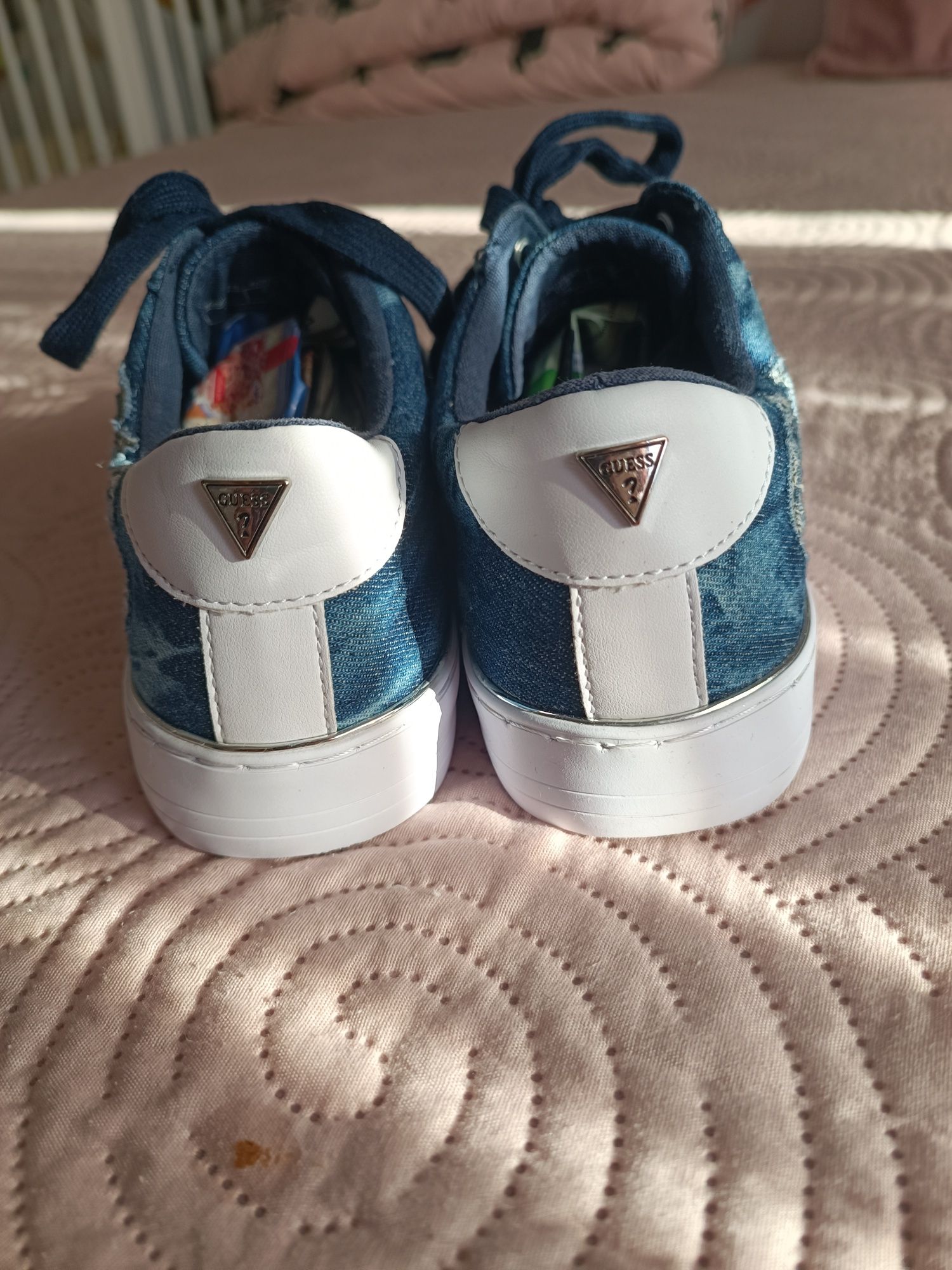GUESS- дънкови кецове 38 номер