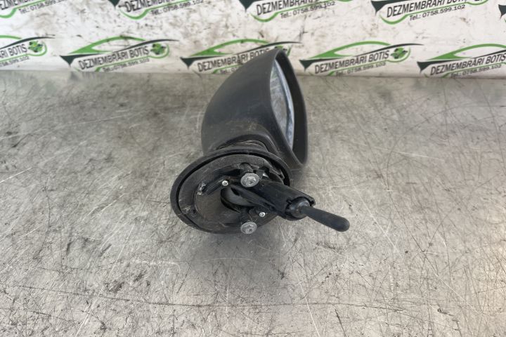 Oglinda dreapta manuala E11026309 / E11 026309 Dacia Logan prima gene
