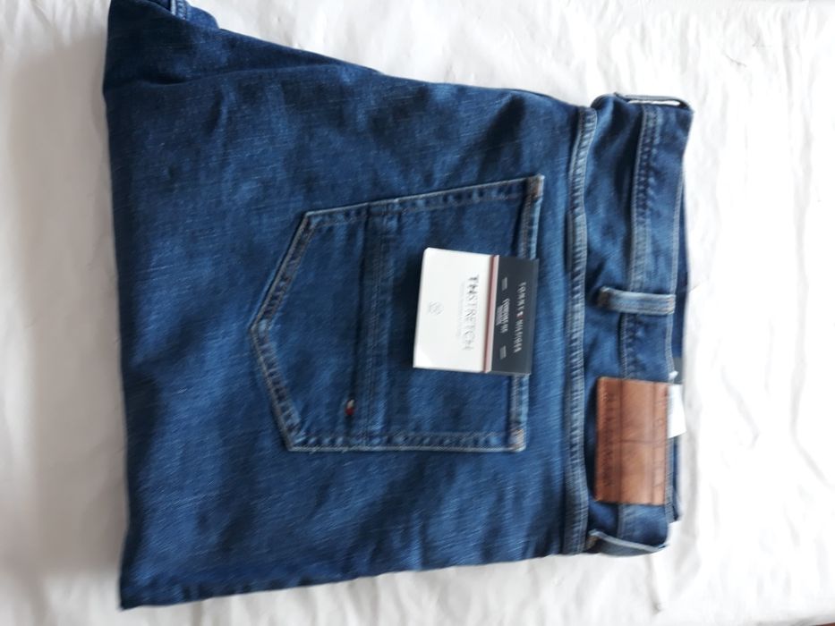 Blugi batal Tommy Hilfiger nr 50/36 originali