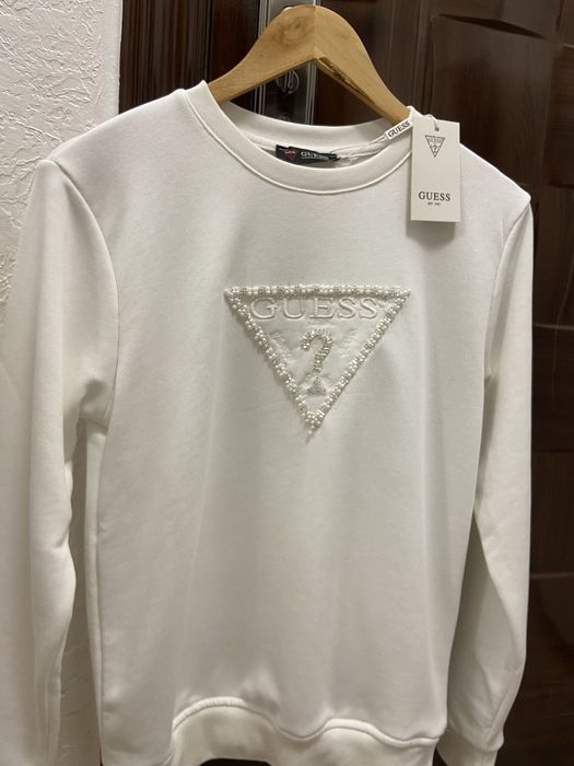 Бяла блуза GUESS чисто нова с етикет