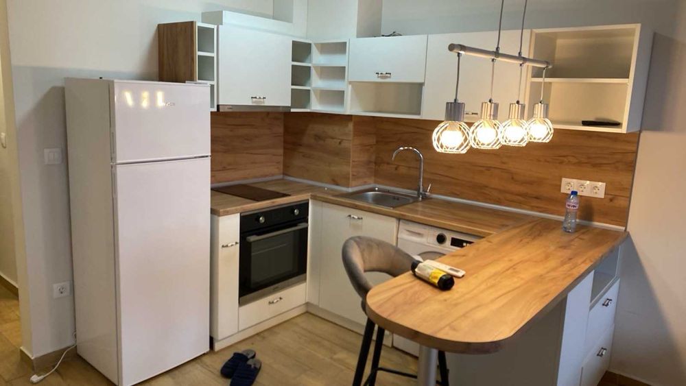 Продаваме Едностаен Апартамент В Хладилника.