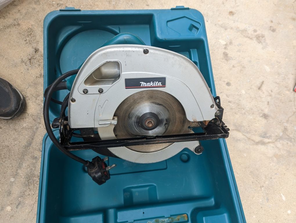 Ръчен циркулят Makita 5704R