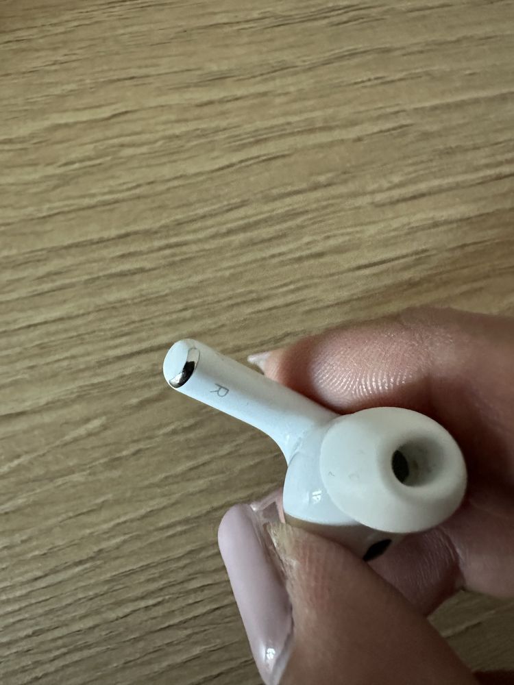 Единичка дясна слушалка Airpods Pro 2