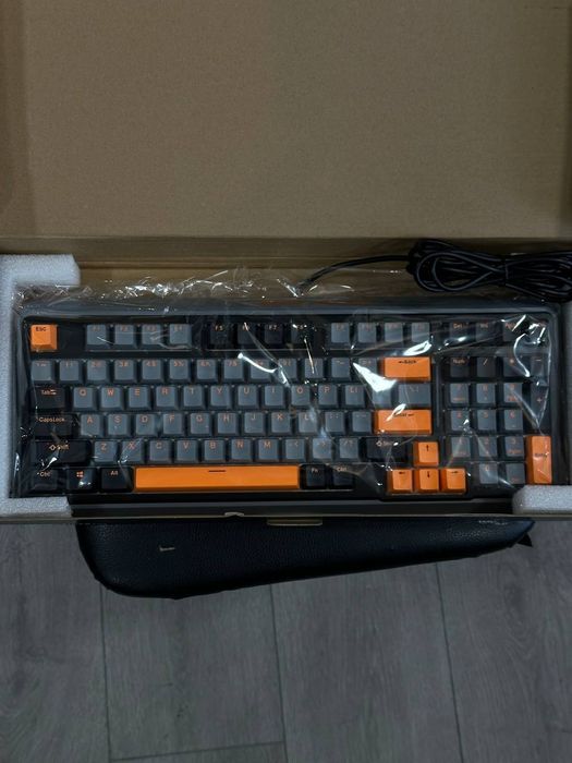 Клавиатура V750 series Black Grey Orange