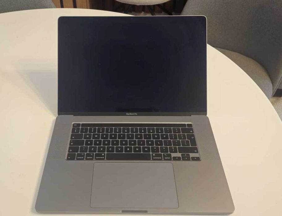 MacBook Pro 16" i7 2.6ghz 32GB RAM AMD Radeon Pro 5300m 4GB  512GB SSD