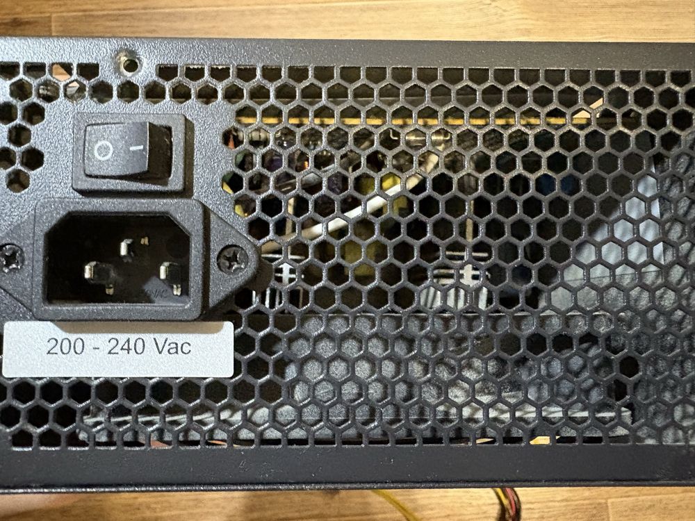 Блок питания AeroCool VX PLUS 350W, б/у, в хорошем состоянии