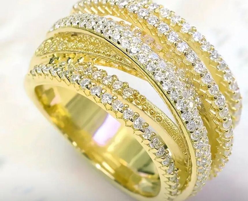 Кольцо бижутерия новое