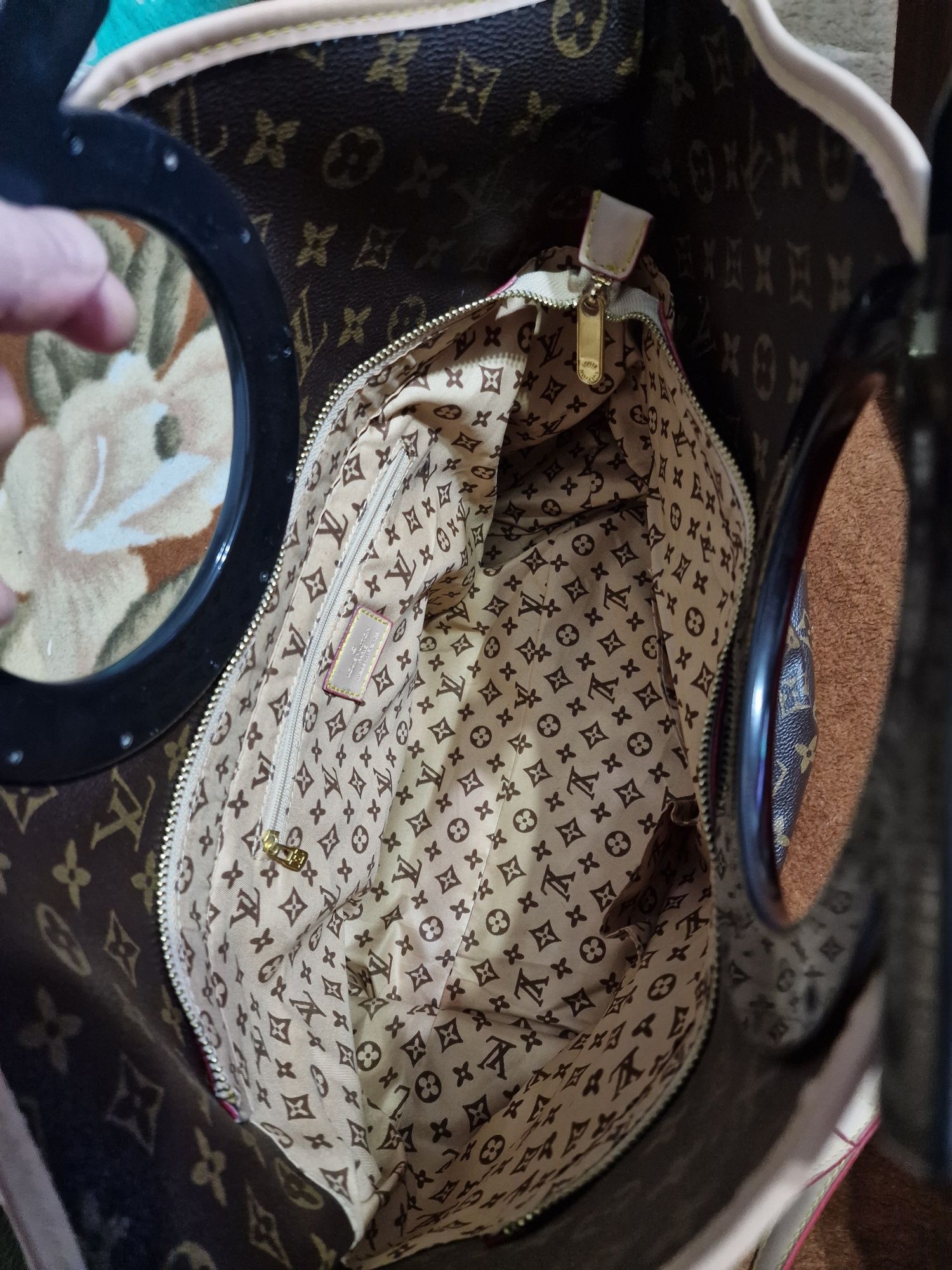 Geanta damă Louis Vuitton originală made in paris,piele naturală