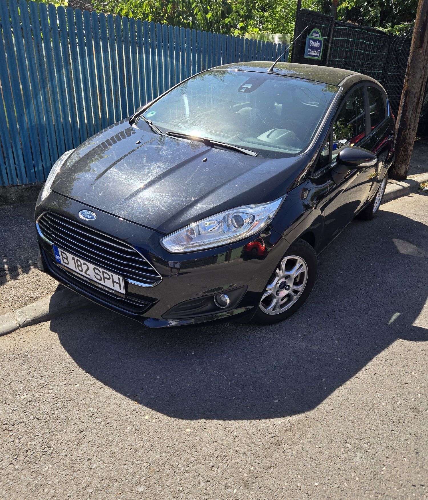 Vând Ford Fiesta manual diesel impecabil!
