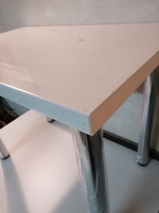 Vand masa bucatarie noua