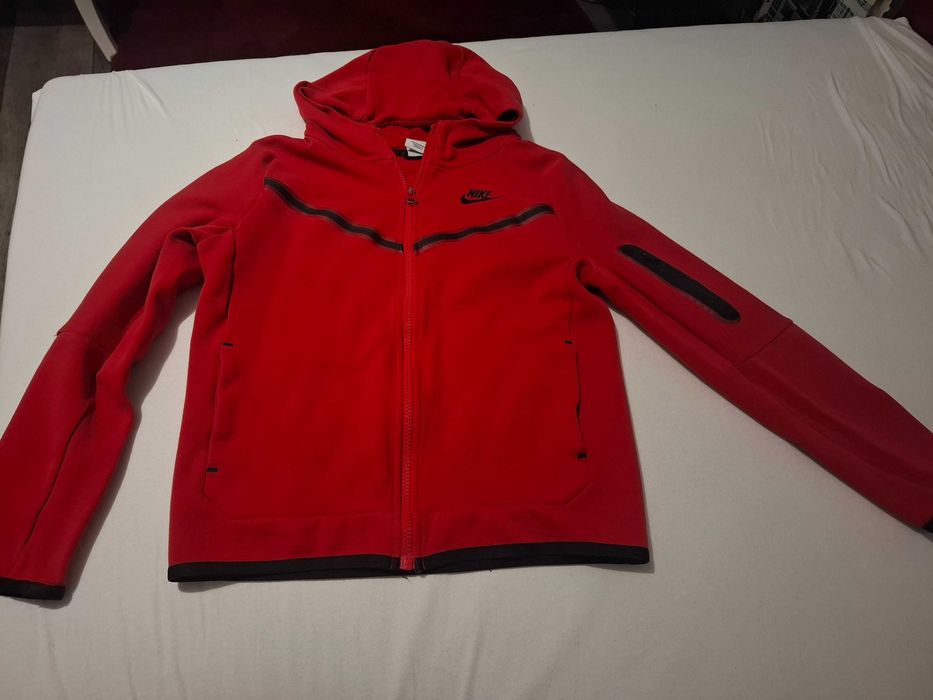 Nike tech fleece оригинален,размер L 147-158 см.