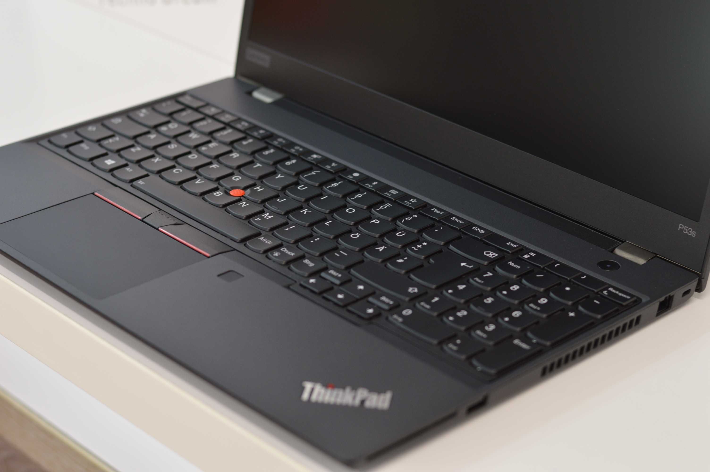 Lenovo ThinkPad P53s-Intel Core i7-8665U / 32GB DDR4 / 512GB SSD NVMe
