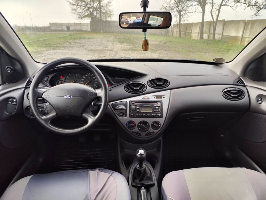 Ford.  Focus 1.6 mpi