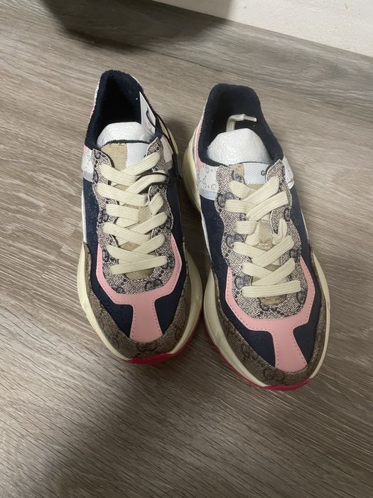 Дамски маратонки Gucci.