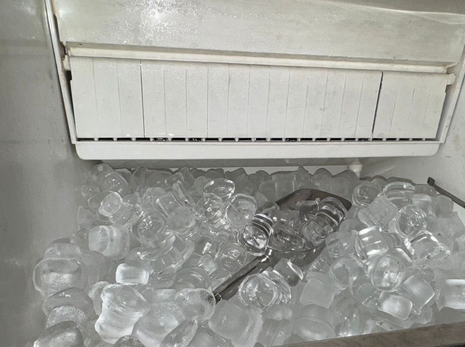 Продается б/у оборудование и мебель для ресторанов