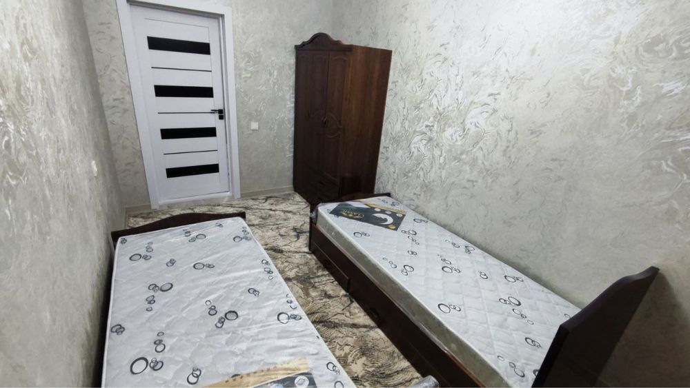 Спальний горнитур кровать шифонер