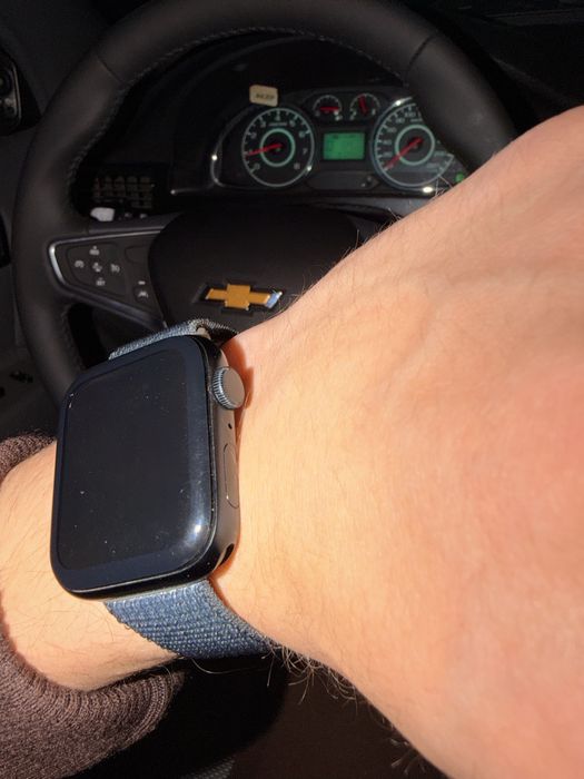 Srochna. Apple watch se2 44