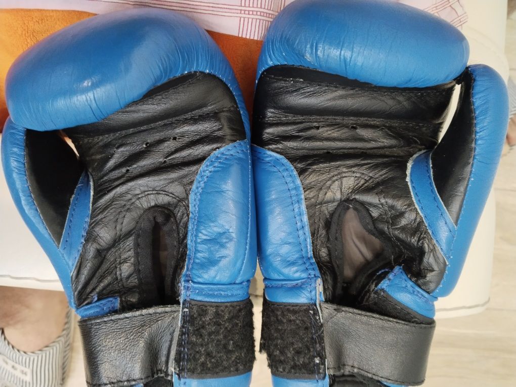 Кожанные боксеркие перчатки
