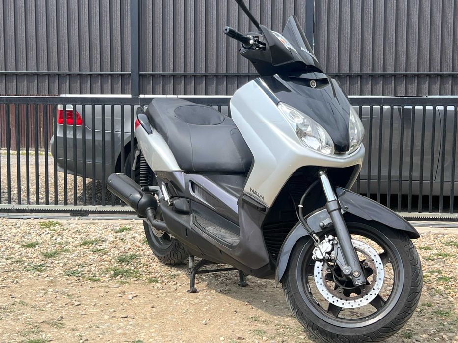Scuter cu B-ul Yamaha X-max 125 cc Transport Gratuit