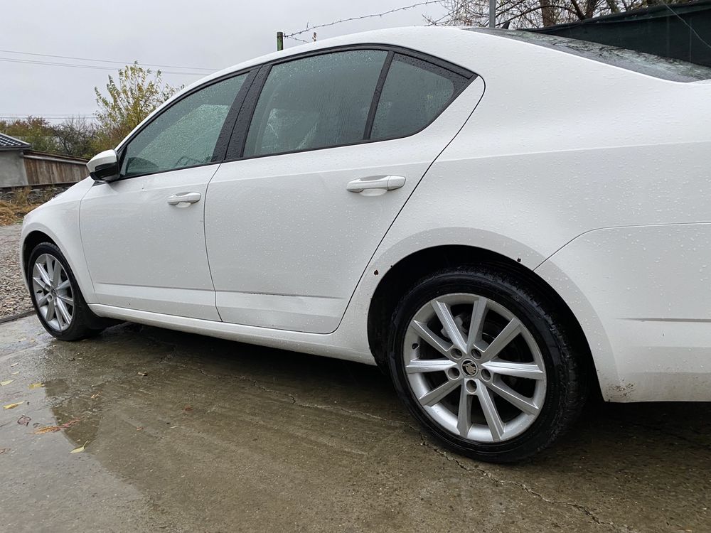 Fuzetă stânga față Skoda Octavia 3 2.0 tdi