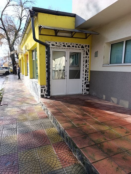 Дава се под наем