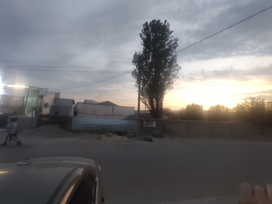 Yer sotiladi uglavoy 6.2 sotik  yoʻlni yuzida