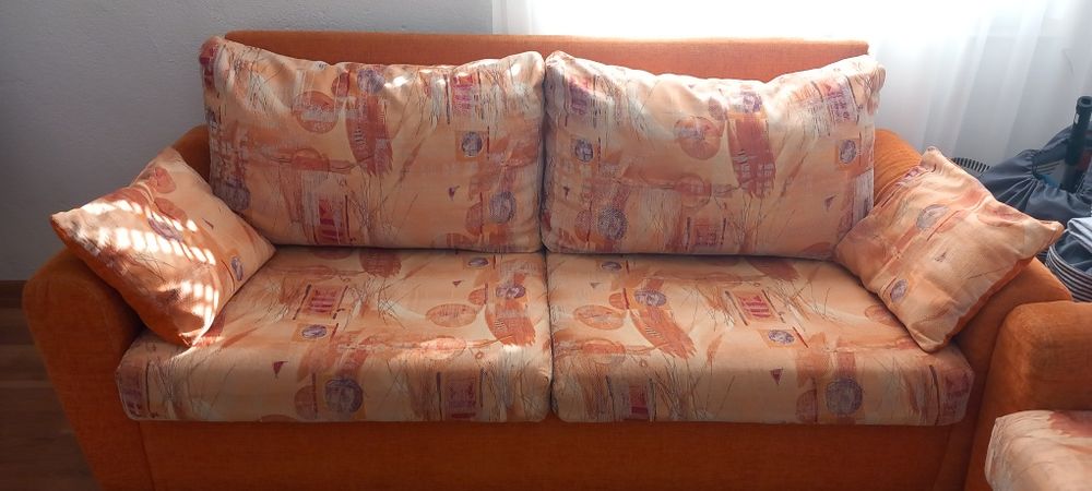 Двуместен диван с фотьойл