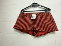 Pantaloni scurți (short) roșii cu dungi negre bumbac