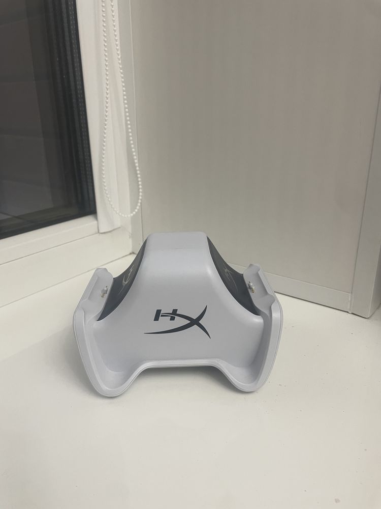 Зарядная станция Hyper x
