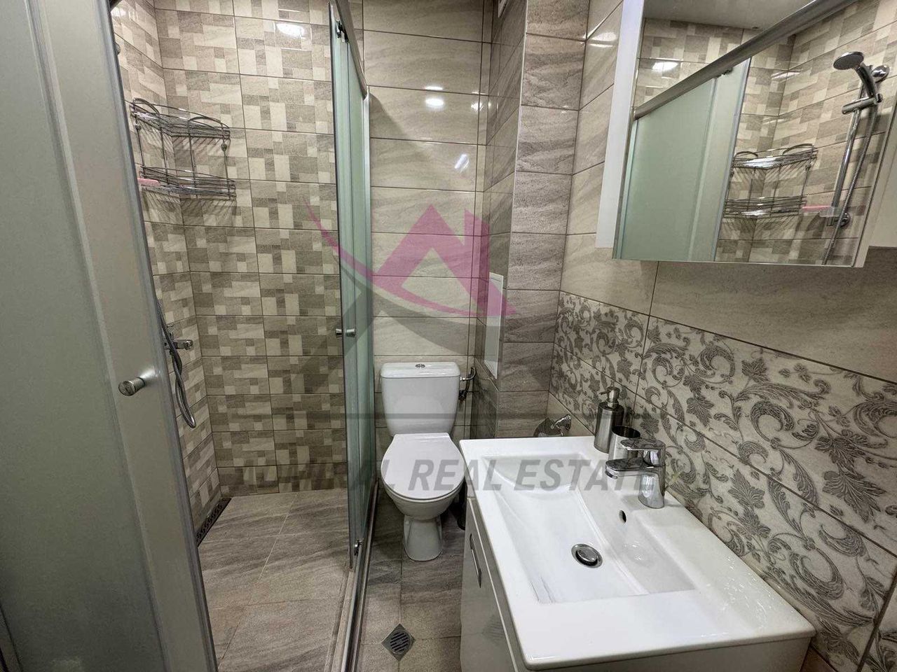 Дава се под наем Двустаен апартамент в Варна, Колхозен пазар - 53 кв.м за 500 € - Снимка #3