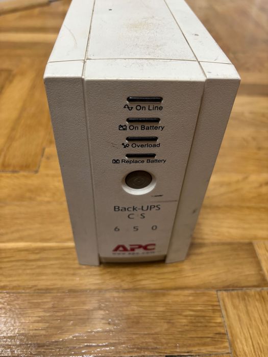 Sursa APC Back-UPS CS 650 de 400W cu Baterie Buna