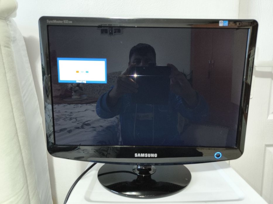 Monitor Samsung full HD 54cm