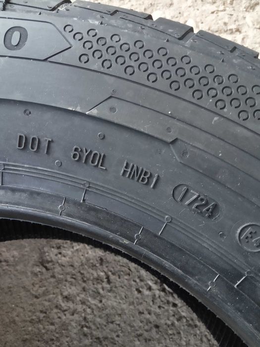2 Нови бусови летни гуми 215/65R16C Continental VanCont 106T DOT2024