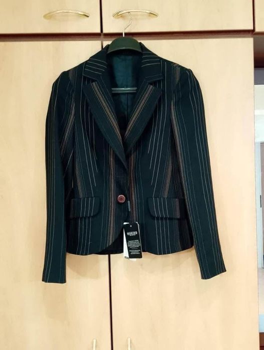 Шикозно дамско сако