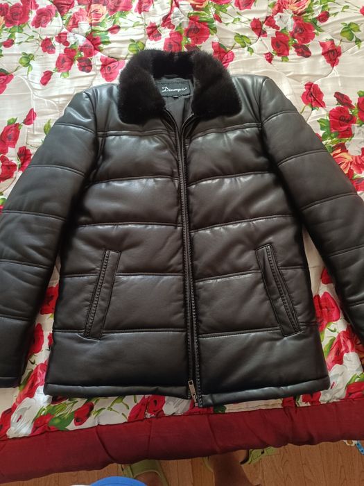 Продам куртку состояние отличная .