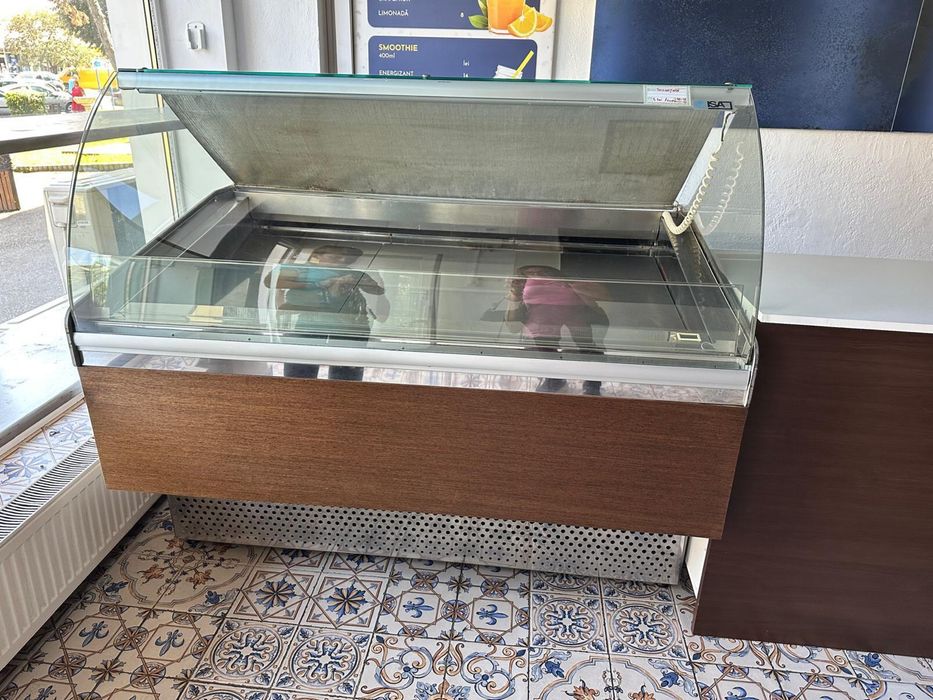 Vitrine frigorifice pentru prajituri si patiserie ( set)