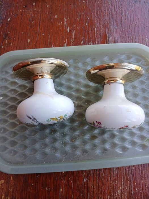 Manere usa portelan din Australia