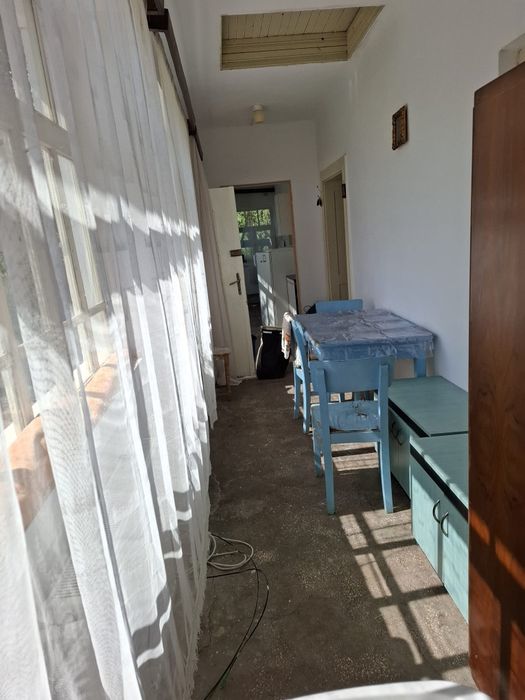 Dau în chirie casă în Dezmir