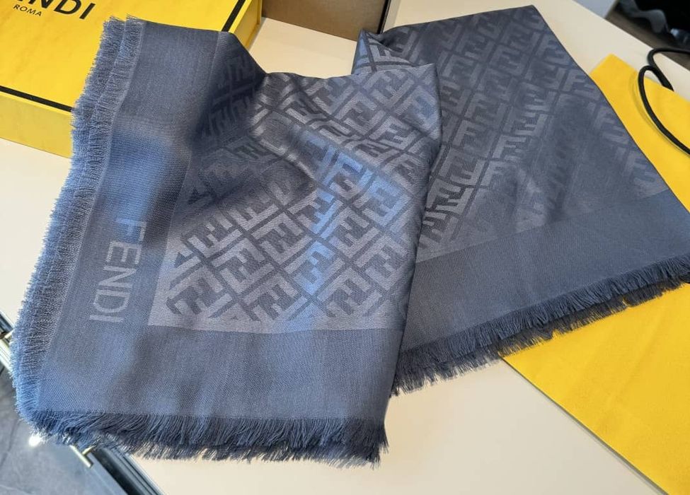 Дамски луксозен шал